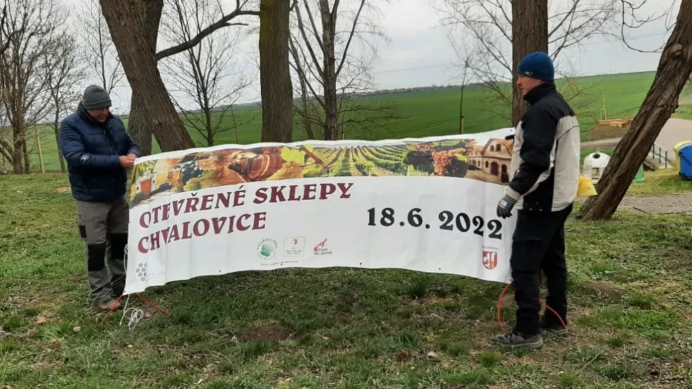 Chvalovičtí vinaři uklízeli – fotografie 9
